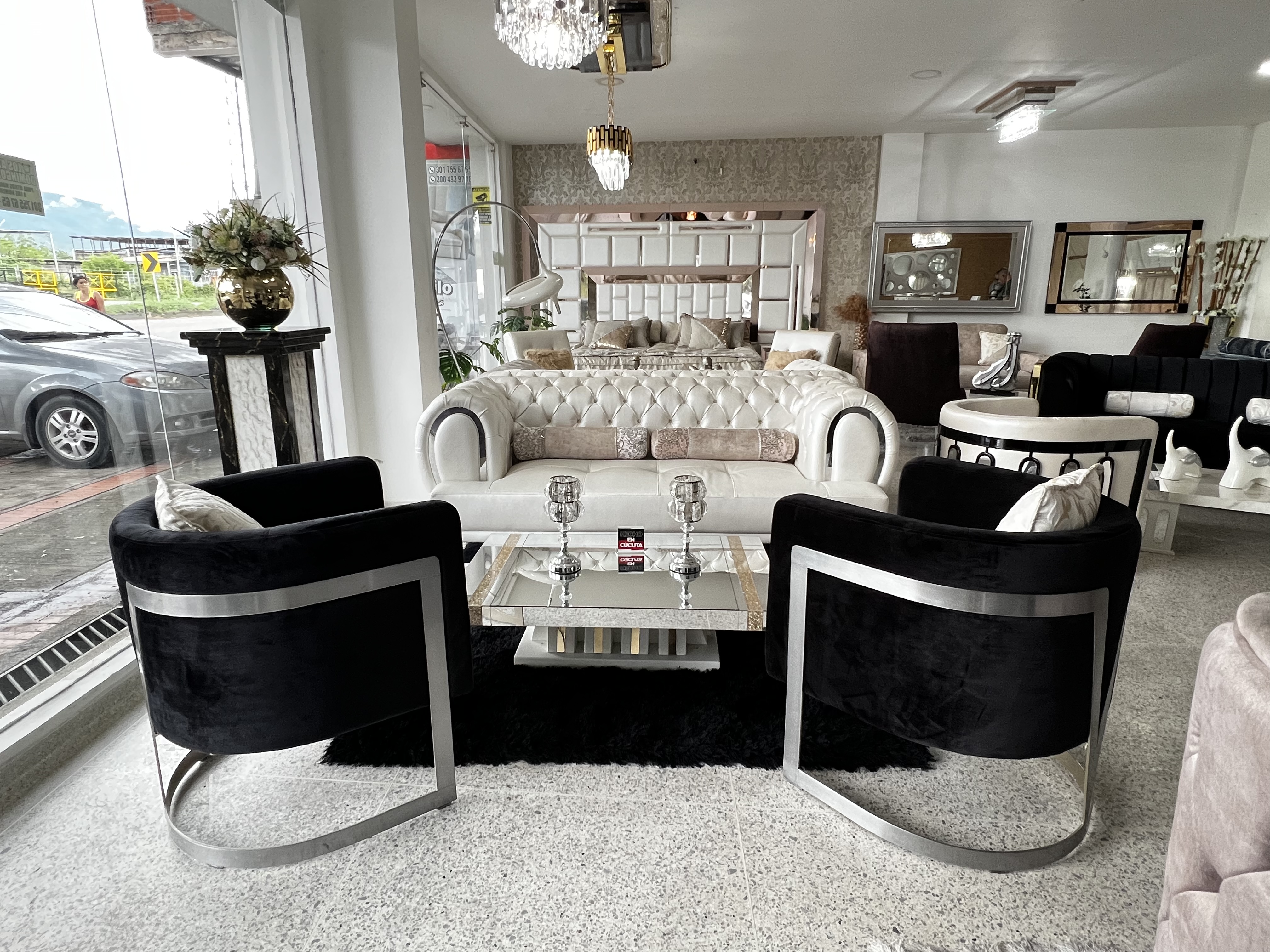 • Todo en madera • Muebles • Tapizados de muebles • Sala • Comedor • Alcoba • Closet • Cocinas integrales • Sillas • Sofacamas • Escritorios de lujos • Decoraciones • Lámparas